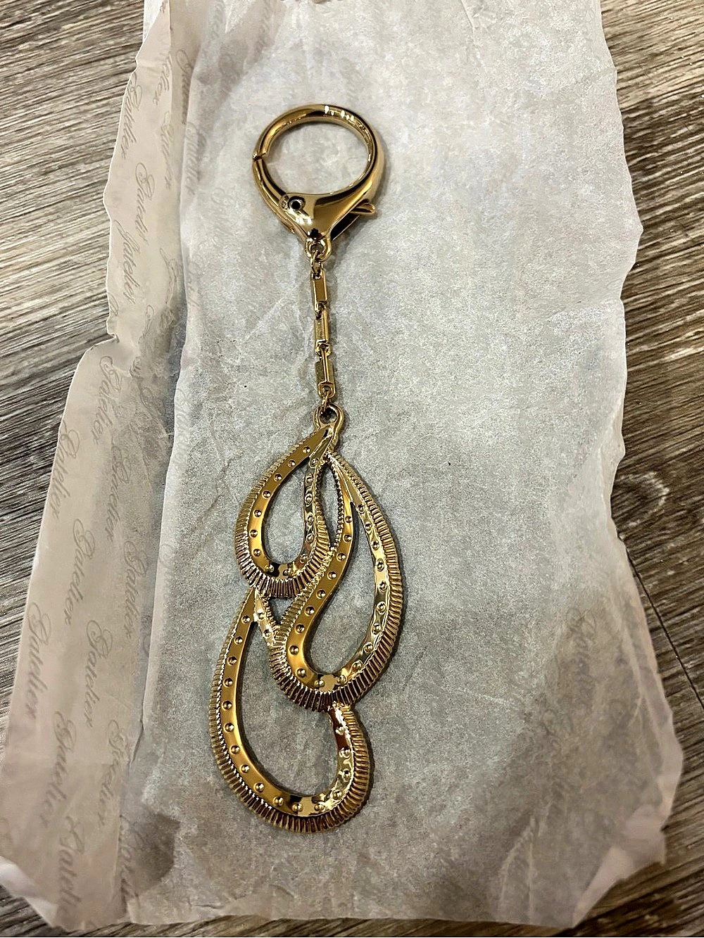Gatelier Loop Keychain in Gold - New & in original branded velvet case